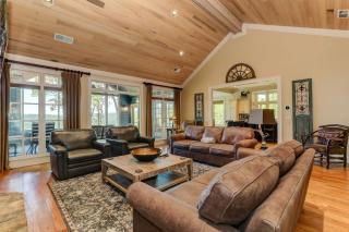Chasing Chipmunks - Sweeping mountain views and community amenities - Jasper - 1