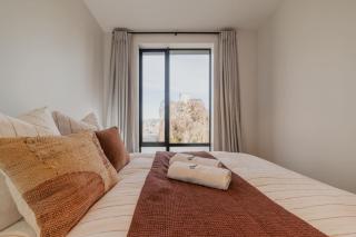 Chic and Contemporary Living at Cambridge Terrace - 4