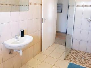Kate's Nest Guesthouse & Backpackers - Windhoek - 2