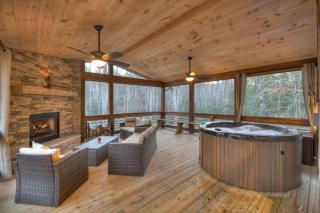 Holly Berry Hill Newly built elegant rustic interiors cozy hot tub - 9
