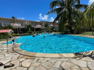 At home by the pool in Mauritius - with a cause - 0