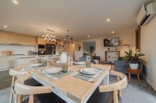 Chic Retreat - Modern Comforts & Game Room Fun - Christchurch - 0