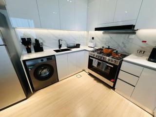 Spacious 1br Apartment With Big Balcony In Jvc - Dubai - 2