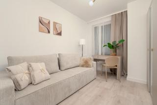 Spacious 2-bedroom Apartments by Noclegi Renters - Katowice - 2