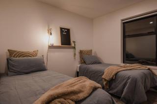 High Roller Luxury Casino Suite & Hot Tub - Christchurch - 3