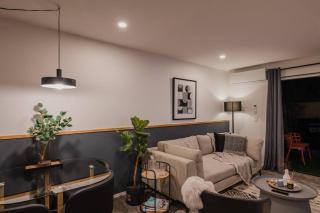 High Roller Luxury Casino Suite & Hot Tub - Christchurch - 2