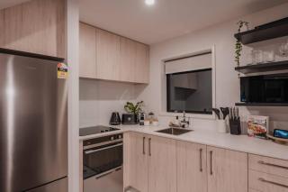 High Roller Luxury Casino Suite & Hot Tub - Christchurch - 8