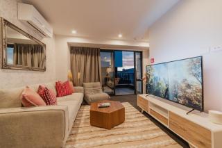 Triple Treat on Fitzgerald - Your 3-BR Getaway - Christchurch - 0