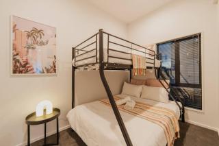 Triple Treat on Fitzgerald - Your 3-BR Getaway - Christchurch - 2