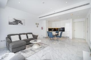 Chic 1Bedroom Apartment Perfect Blend of Style and Comfort - Dubai - 0