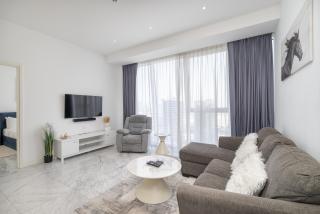 Chic 1Bedroom Apartment Perfect Blend of Style and Comfort - Dubai - 2