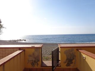 Casa con terrazzo e scala diretta sul mare - 5