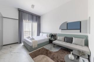 Brand New Studio 15 Mins Drive From Business Bay - Dubai - 9