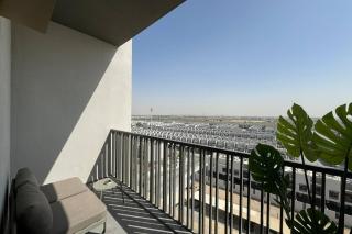 Brand New Studio 15 Mins Drive From Business Bay - Dubai - 8