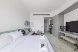 Brand New Studio 15 Mins Drive From Business Bay - Dubai - 1