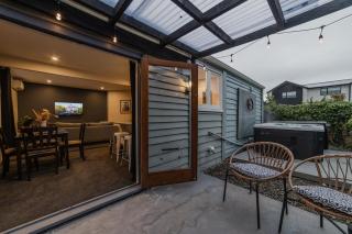 Peaceful City Cottage & Hot Tub - Christchurch - 5