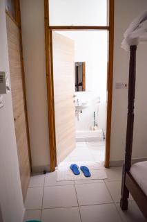 Roma Stays - Sunset 4BR Exquisite Apartment with Pool in Shanzu - Mombasa - 2
