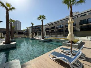 Spacious 2BR plus Maid's Room in JVC w 5 star amenities - Dubai - 9