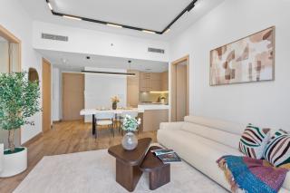 Spacious 2BR plus Maid's Room in JVC w 5 star amenities - Dubai - 3