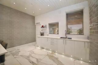 3 BR- Central Wigan- HOT TUB - Ince-in-Makerfield - 9