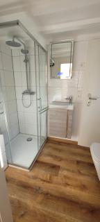 Ferienhaus direkt am See mit Boot, Fahrrädern und Sup - 4