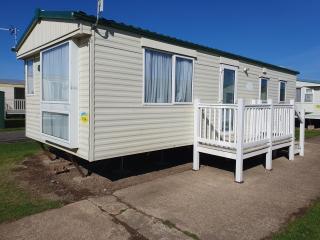 Sealands Everglade II:- 6 Berth, Central Heated Access to the beach - Ingoldmells - 0