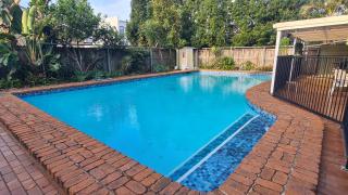Big Holliday house with pool - Brisbane - 3