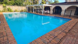 Big Holliday house with pool - 5