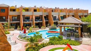 Bocobay Porta al Sole - Luxury Condos 5 min Walk to Ritz and Palm Beach - Palm-Eagle Beach - 0