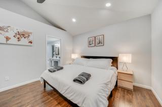 Spacious 5BR 2,5BA Holiday Home with Poo - 7