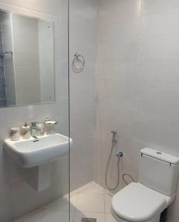 Cozy Peaceful Single Room with Balcony and Attached Washroom - Al Ḩamīdīyah - 3