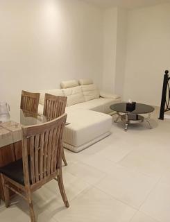 Cozy Peaceful Single Room with Balcony and Attached Washroom - Al Ḩamīdīyah - 2