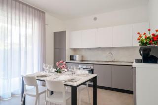 Superb Sirmione - Sirmione - 6