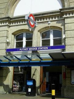 Cozy Double Room Next to Putney Bridge and High Street - London - 5