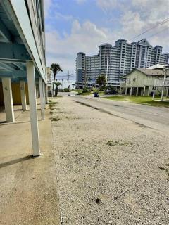 Cute 2 Bedroom Condo at Beachcomber with Beach Access 100 feet Across Street - Gulf Shores - 7