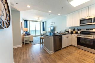 2 Bedroom Lighthouse Condo on the Beach with 2 Outdoor Pools and Heated Indoor Pool - Gulf Shores - 5