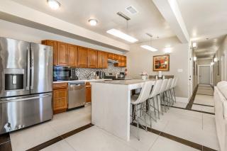 Spacious and Fully Furnished Condo Near St. Charles - New Orleans - 5