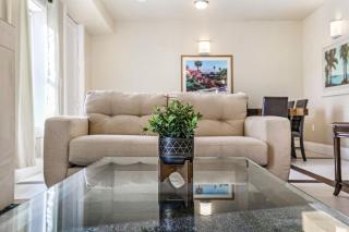 Spacious and Fully Furnished Condo Near St. Charles - New Orleans - 3