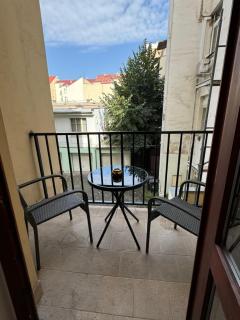 Cool Vitkova apartment with balcony - Praga - 0
