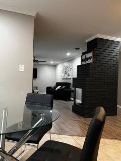 Modern 3 Bedroom Ranch House - Newark - 6
