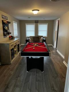 Modern 3 Bedroom Ranch House - Newark - 1