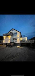 Tromsdalen Apt 2 - FREE PARKING - Tromsdalen - 8