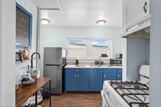 Cozy Bungalow 10 Min to DTWN CLE - Euclid - 8