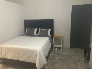 OlimG Stays Guest Room 1 - Bunkers Hill - 3
