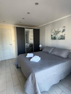 Excelente Depto, Céntrico, con Seguridad las 24 hs - 6