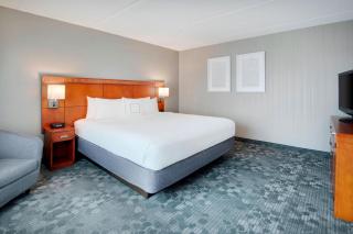Courtyard by Marriott Savannah Midtown - Savannah - 7