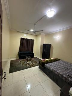 Elegant Master Suite with Luxurious Compfort - Ajman - 3