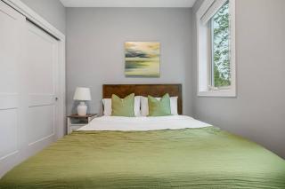 Serenity Shores, Mins to Lake, King Bed, 10 Guests - 7