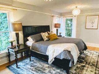 Historical Entertainer 3 Bedroom Townhouse AC PNW - Albany - 4