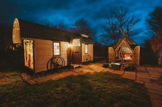 Wagon & the Wigwam - 9
